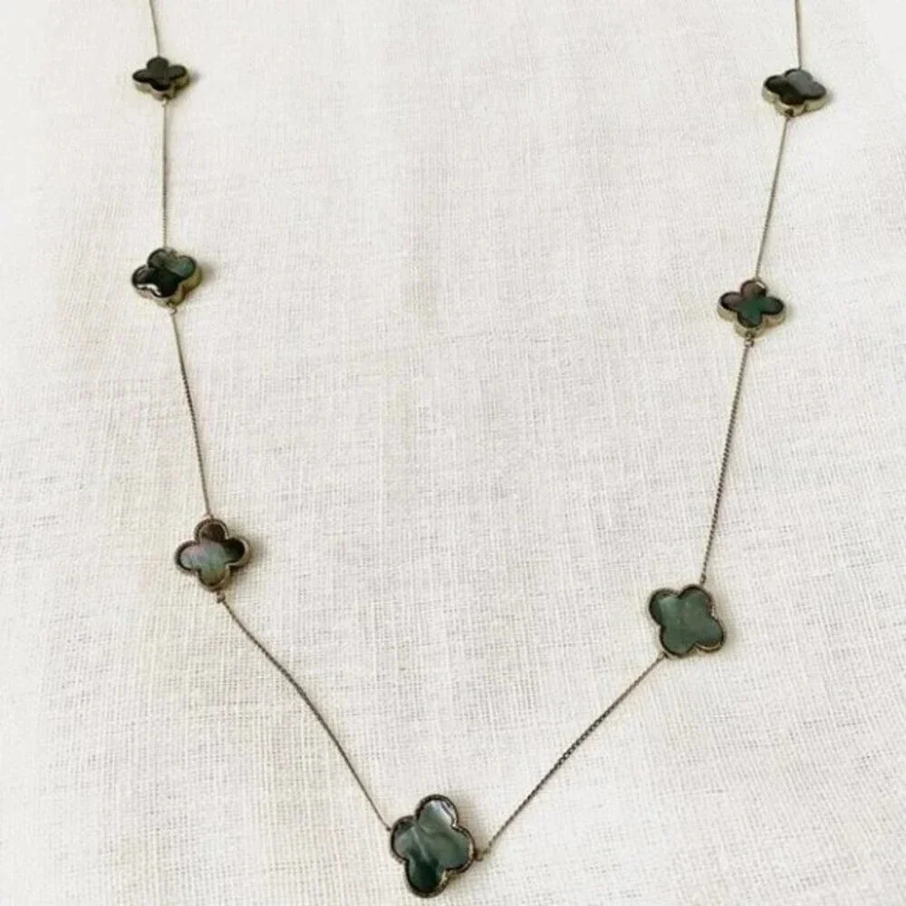 VINTAGE ABALONE SHELL FLOWER CUTTING NECKLACE